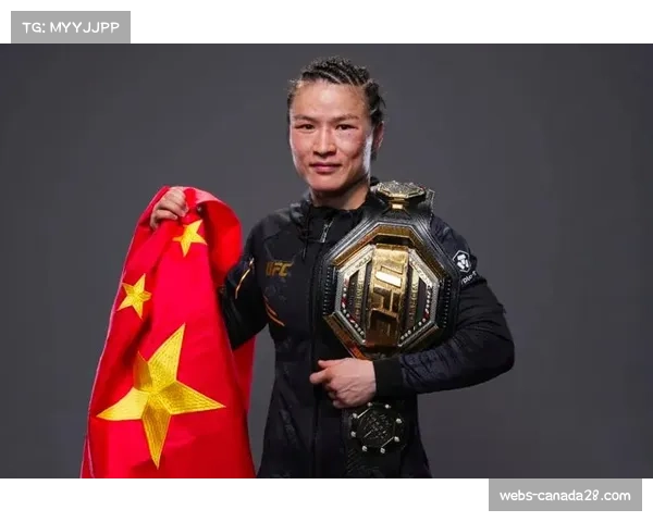 张伟丽为争双冠王放弃草量级冠军头衔 追求更高荣誉