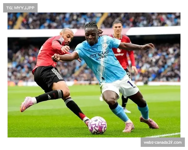 曼城3-0完胜桑德兰稳居次席，迪亚斯世界波格瓦迪奥尔头槌